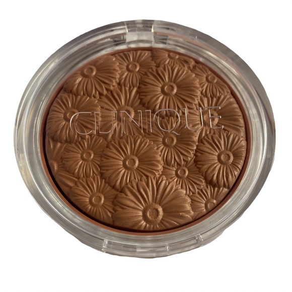 Clinique Powder Pop Flower Bronzer in Solar Pop - Picture 5 of 6